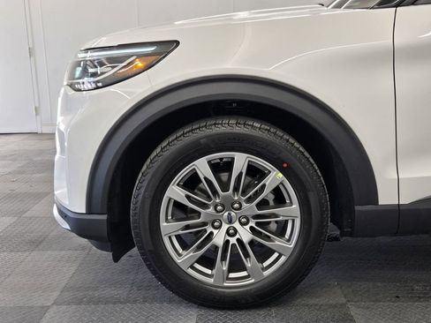 New 2026 Ford Explorer Platinum image 9