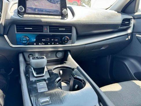 Used 2025 Nissan Rogue SV FWD image 13