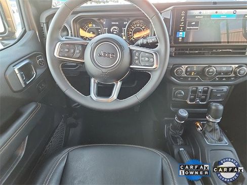 Used 2025 Jeep Wrangler Unlimited Sahara w/ Safety Group image 9