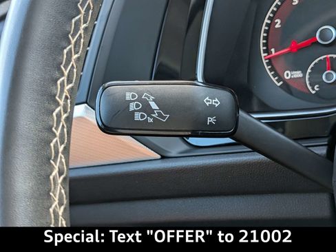 Used 2021 Volkswagen Jetta SE FWD image 32