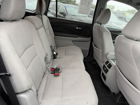 Used 2019 Honda Pilot EX image 17