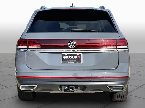 Used 2026 Volkswagen Atlas SE FWD image 4
