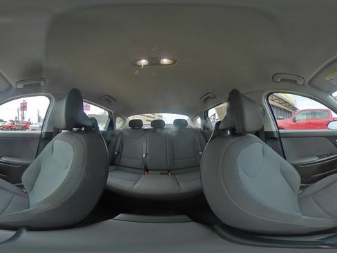 Used 2025 Kia K4 FWD image 41