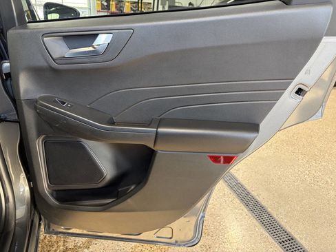 Used 2025 Ford Escape ST-Line image 30