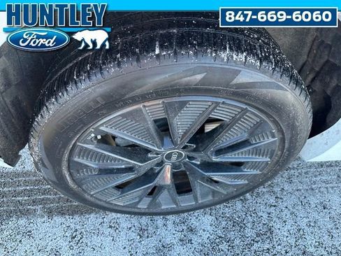 Used 2024 Audi Q8 e-tron Prestige image 8