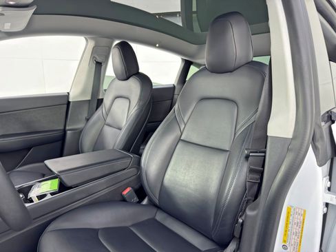 Used 2021 Tesla Model Y 2WD image 39