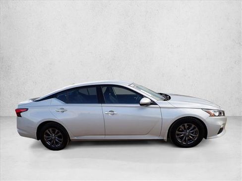 Used 2019 Nissan Altima 2.5 S FWD image 5