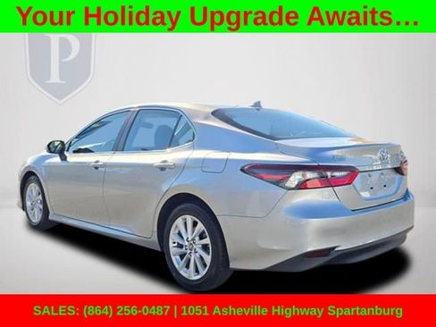 Used 2024 Toyota Camry LE image 9