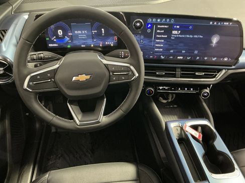 New 2026 Chevrolet Equinox EV LT image 24