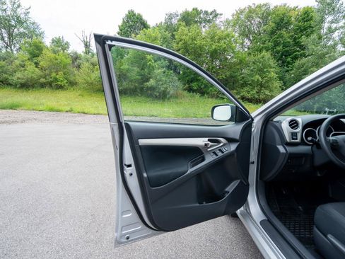 Used 2012 Toyota Matrix L w/ L Sport Pkg FWD image 11