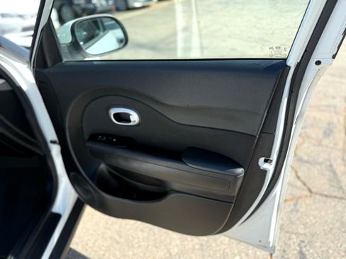 Used 2014 Kia Soul image 41
