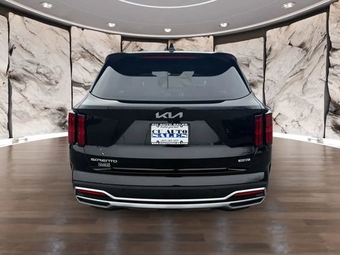 Used 2023 Kia Sorento SX Prestige image 4