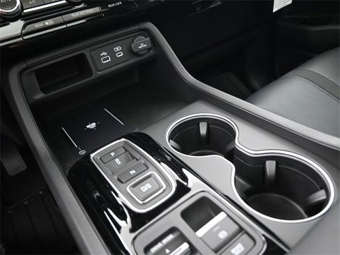 New 2025 Honda Pilot Touring image 31