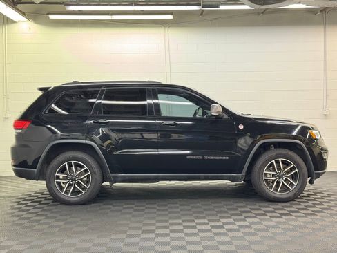 Used 2021 Jeep Grand Cherokee Trailhawk w/ Trailhawk Luxury Group AWD/4WD image 4