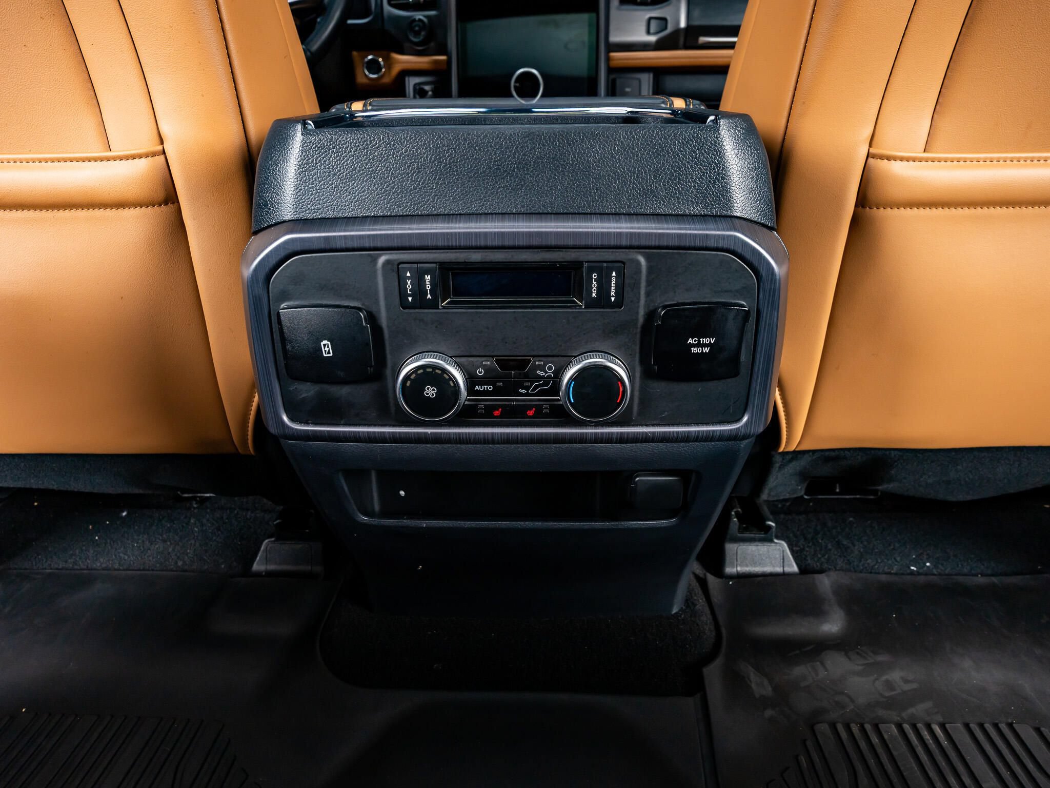 Used 2024 Ford Expedition Platinum AWD/4WD image 31