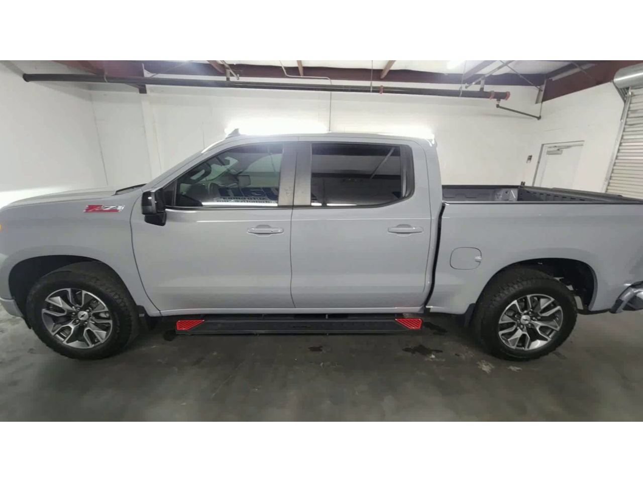 Used 2024 Chevrolet Silverado 1500 RST w/ Z71 Off-Road Package AWD/4WD image 5