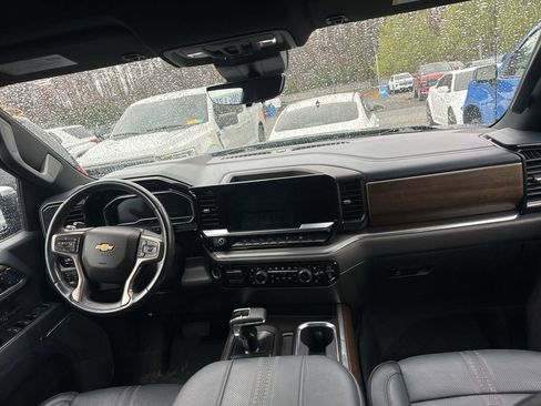 Used 2023 Chevrolet Silverado 1500 High Country w/ High Country Premium Package image 11