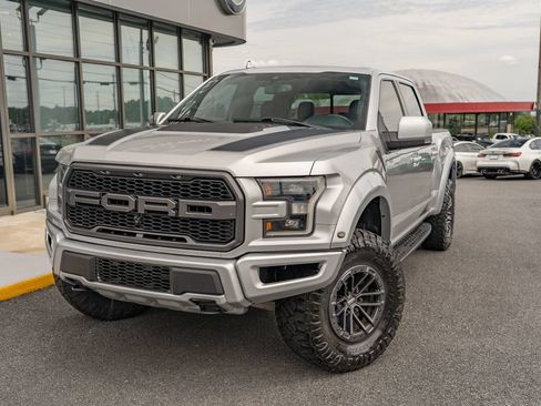Used 2019 Ford F150 Raptor w/ Equipment Group 802A Luxury AWD/4WD image 2