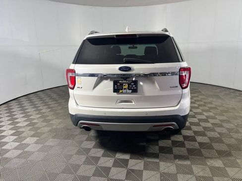 Used 2016 Ford Explorer XLT w/ Equipment Group 202A AWD/4WD image 5
