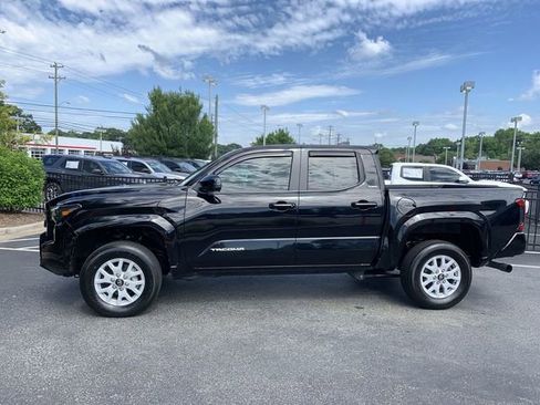 Certified 2024 Toyota Tacoma SR5 AWD/4WD image 5