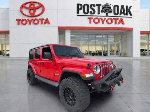 Used 2019 Jeep Wrangler Unlimited Sahara AWD/4WD image 4