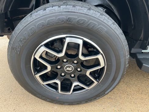 Used 2022 Ford Bronco Outer Banks image 11