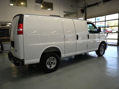 New 2026 GMC Savana 3500 w/ Driver Convenience Package RWD image 5