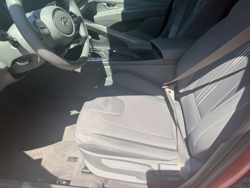 Used 2024 Hyundai Elantra SEL FWD image 15