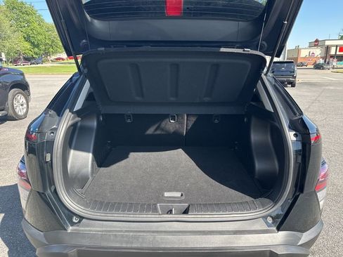 Used 2025 Hyundai Kona SEL FWD image 11