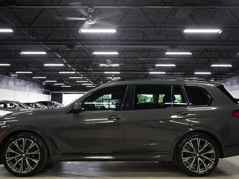 Used 2021 BMW X7 M50i AWD/4WD image 2