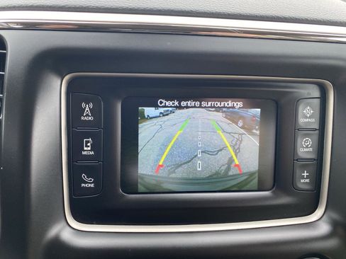 Used 2017 Jeep Grand Cherokee Laredo image 19