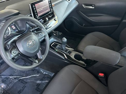 Used 2021 Toyota Corolla LE w/ Carpet Mat Package (TMS) FWD image 10