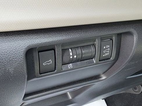 Used 2025 Subaru Forester Limited image 17