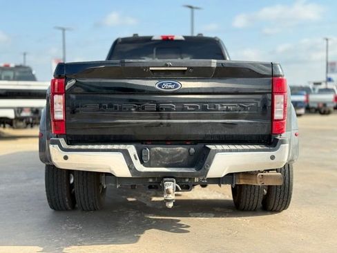 Certified 2022 Ford F350 Lariat w/ Lariat Ultimate Package image 6