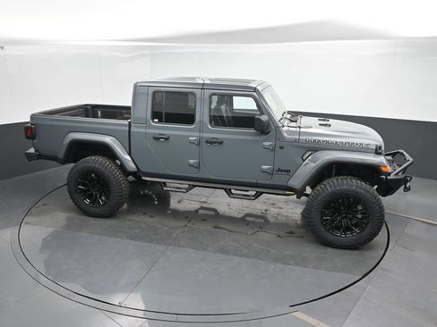 New 2025 Jeep Gladiator Sport AWD/4WD image 32