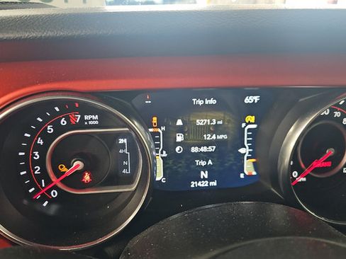 Used 2021 Jeep Gladiator Rubicon AWD/4WD image 5