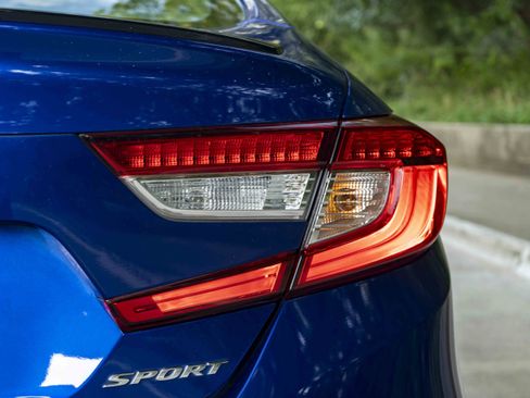 Used 2021 Honda Accord Sport image 13