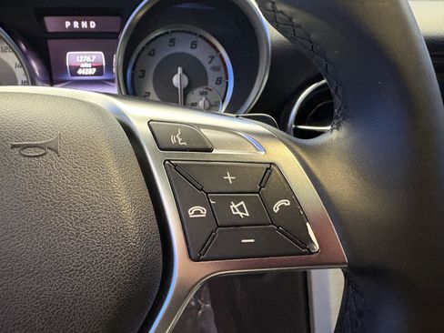 Used 2015 Mercedes-Benz SLK 250 image 16