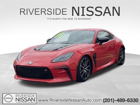 Used 2023 Toyota GR86 w/ ALL Weather Mat Package (TMS) image 1