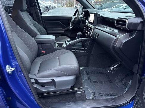 Used 2025 Toyota Tacoma SR5 image 15
