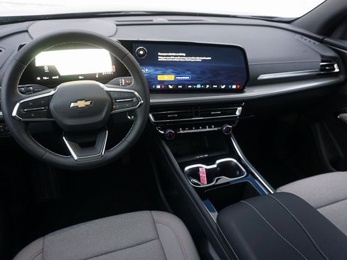 Used 2025 Chevrolet Traverse LT w/ LPO, Floor Liner Package image 14