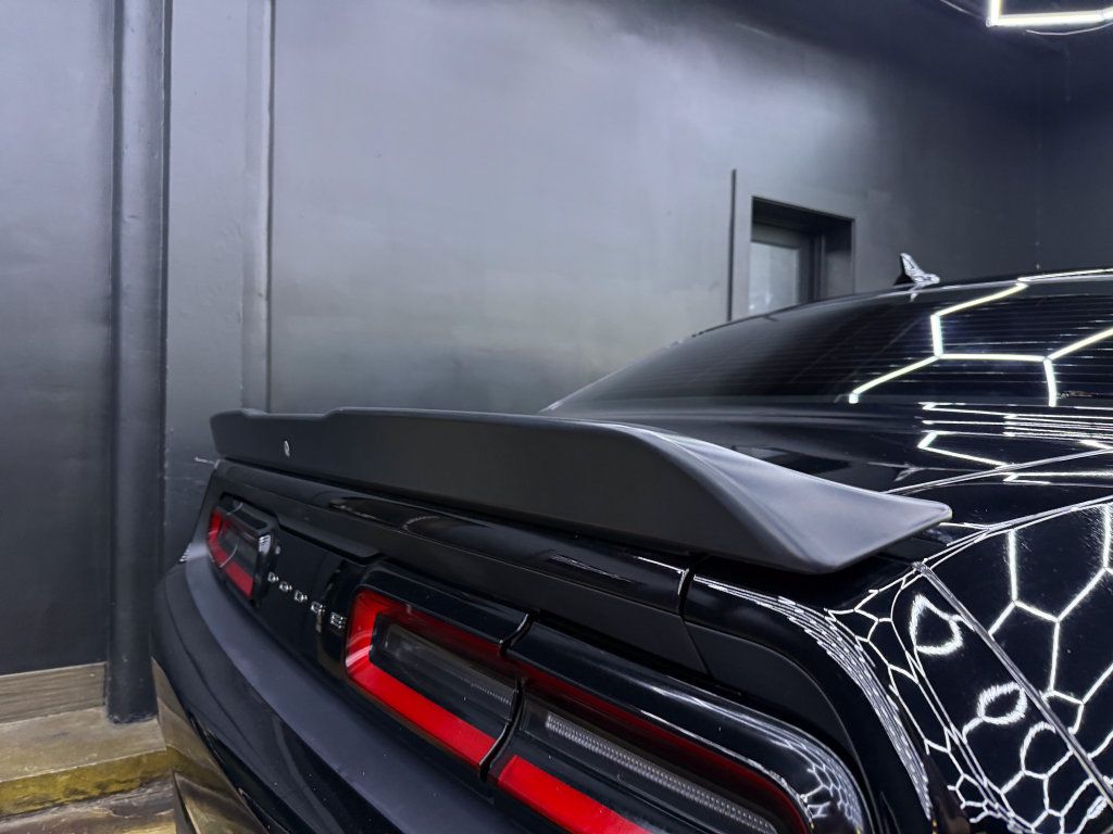 Used 2018 Dodge Challenger R/T w/ Driver Convenience Group RWD image 23
