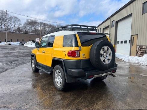 Used 2007 Toyota FJ Cruiser 4WD image 3