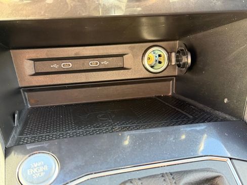 Used 2021 Volkswagen Tiguan SEL Premium R-Line image 27