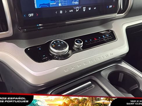 Used 2025 Ford Expedition Max Active AWD/4WD image 23