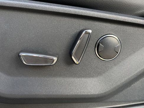 New 2025 Ford F150 Lariat w/ Equipment Group 502A High image 28