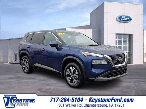 Used 2022 Nissan Rogue SV image 1