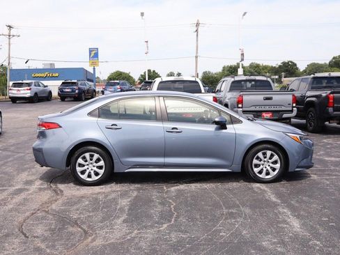 Used 2025 Toyota Corolla LE FWD image 5