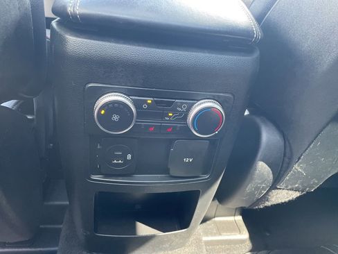 Used 2020 Ford Explorer XLT w/ Equipment Group 202A AWD/4WD image 29