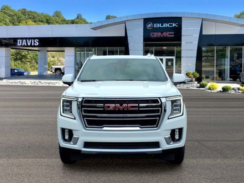 Used 2023 GMC Yukon SLT AWD/4WD image 2